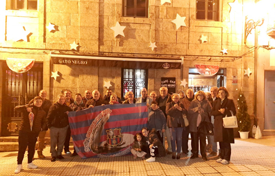 La peña barcelonista Perla de Arosa organiza hoy su tradicional pincho navideño