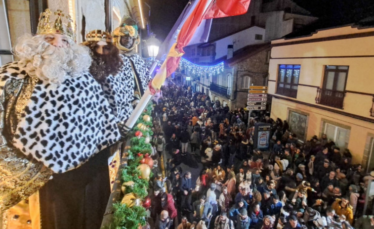 A Pobra suspende la visita matinal de los Reyes Magos a las parroquias y la Cabalgata vespertina a causa de la previsión de mal tiempo