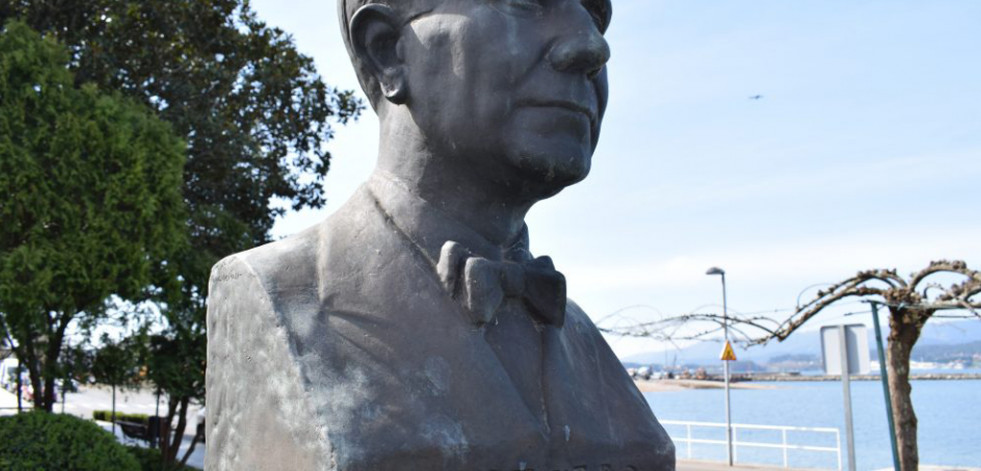 Rianxo acoge esta tarde una ofrenda floral en el busto de Castelao en el 75º aniversario de su muerte