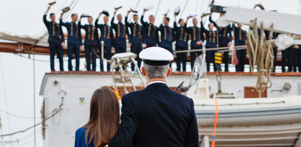 El rey Felipe y la reina Letizia despiden a la princesa Leonor al embarcar en el buque escuela de la Armanda Juan Sebastián Elcano @ Román Ríos (EFE) (15)