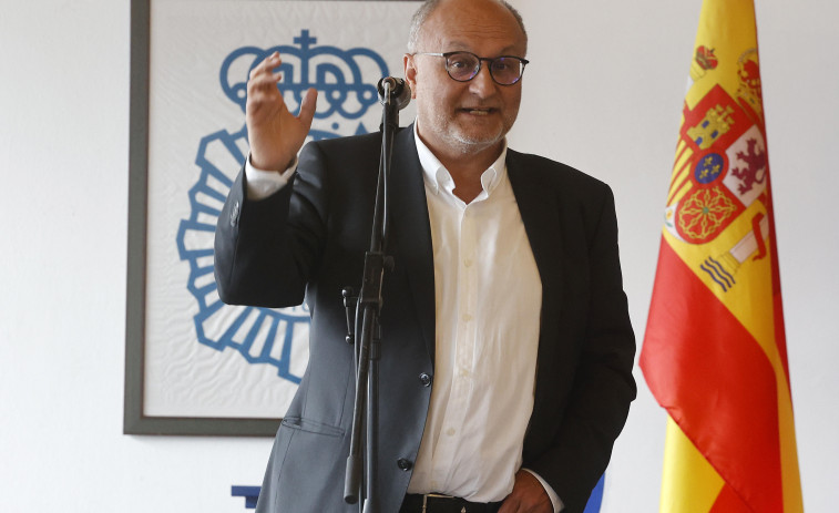 Abel Losada asume los errores del cuartel de Cambados, pero carga contra el PP por pedir uno para Vilagarcía