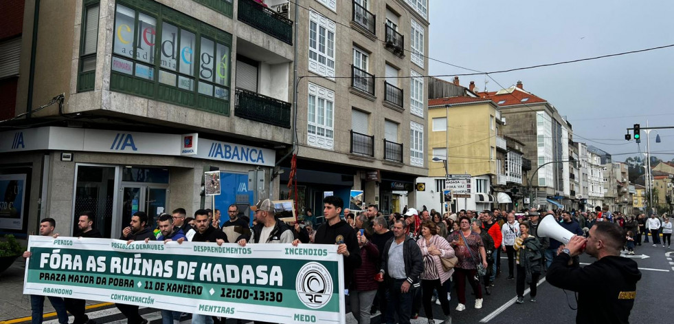 Los vecinos de A Ribeiriña y O Conchido se manifiestan para reclamar “o derrube de Hadasa”