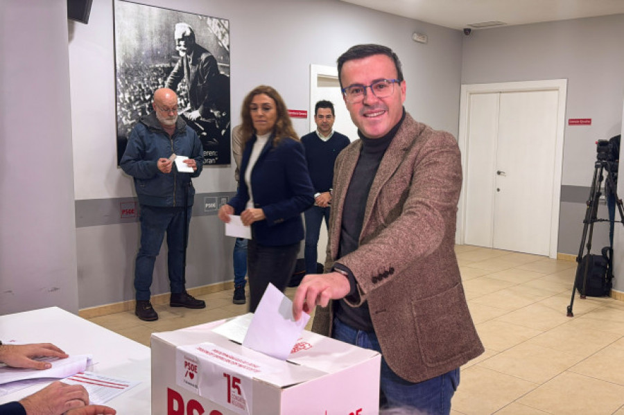 Miguel Ángel Gallardo seguirá al frente del PSOE tras ganar las primarias