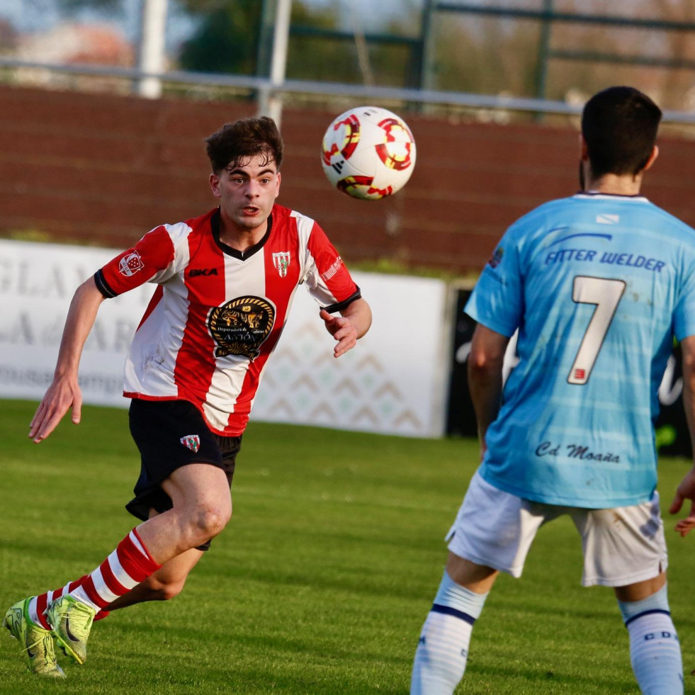 El Céltiga remonta y golea al Moaña en el primer partido del año