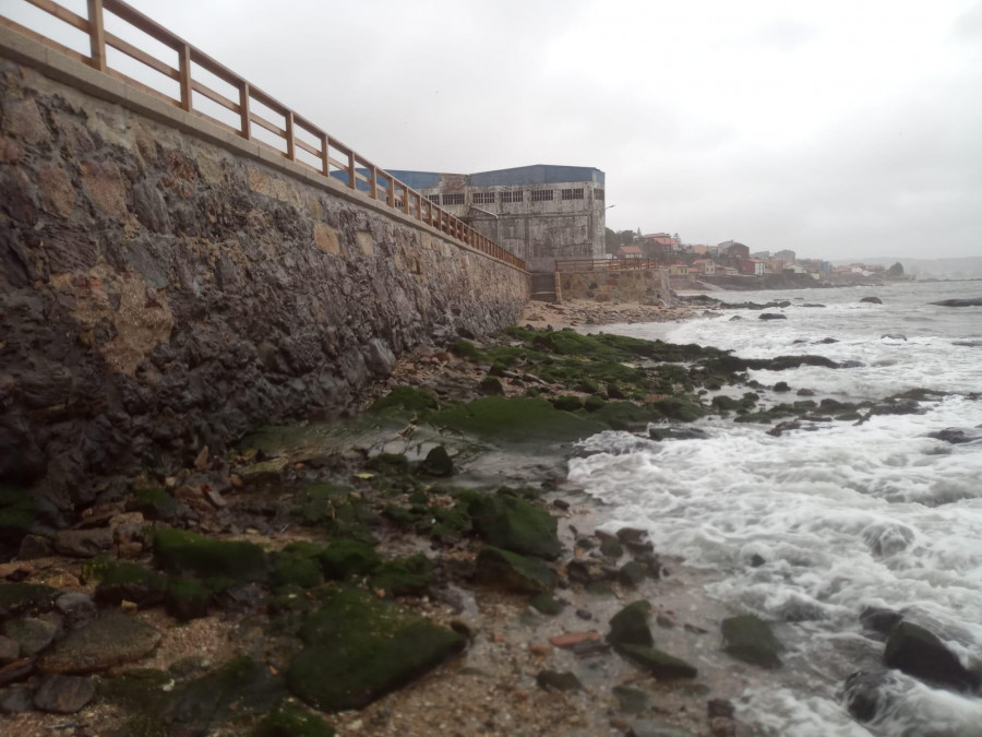 Medio Ambiente aclara que nunca culpó a los vecinos de causar el vertido en A Ribeiriña