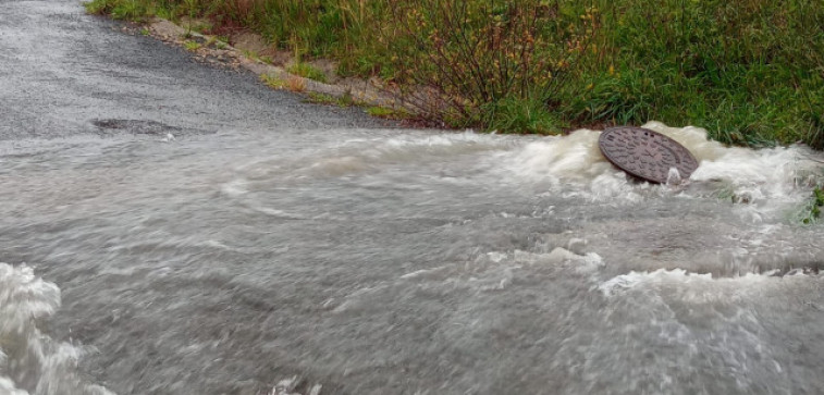 Denuncian inundaciones y abandono vecinal en Combarro