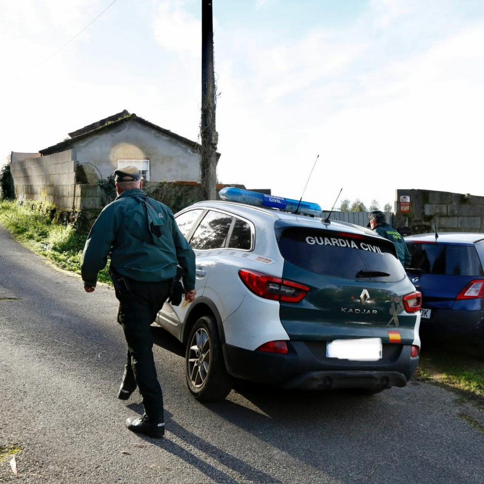 Localizan el coche robado en el asalto de Meis y dan el alta a la pareja herida