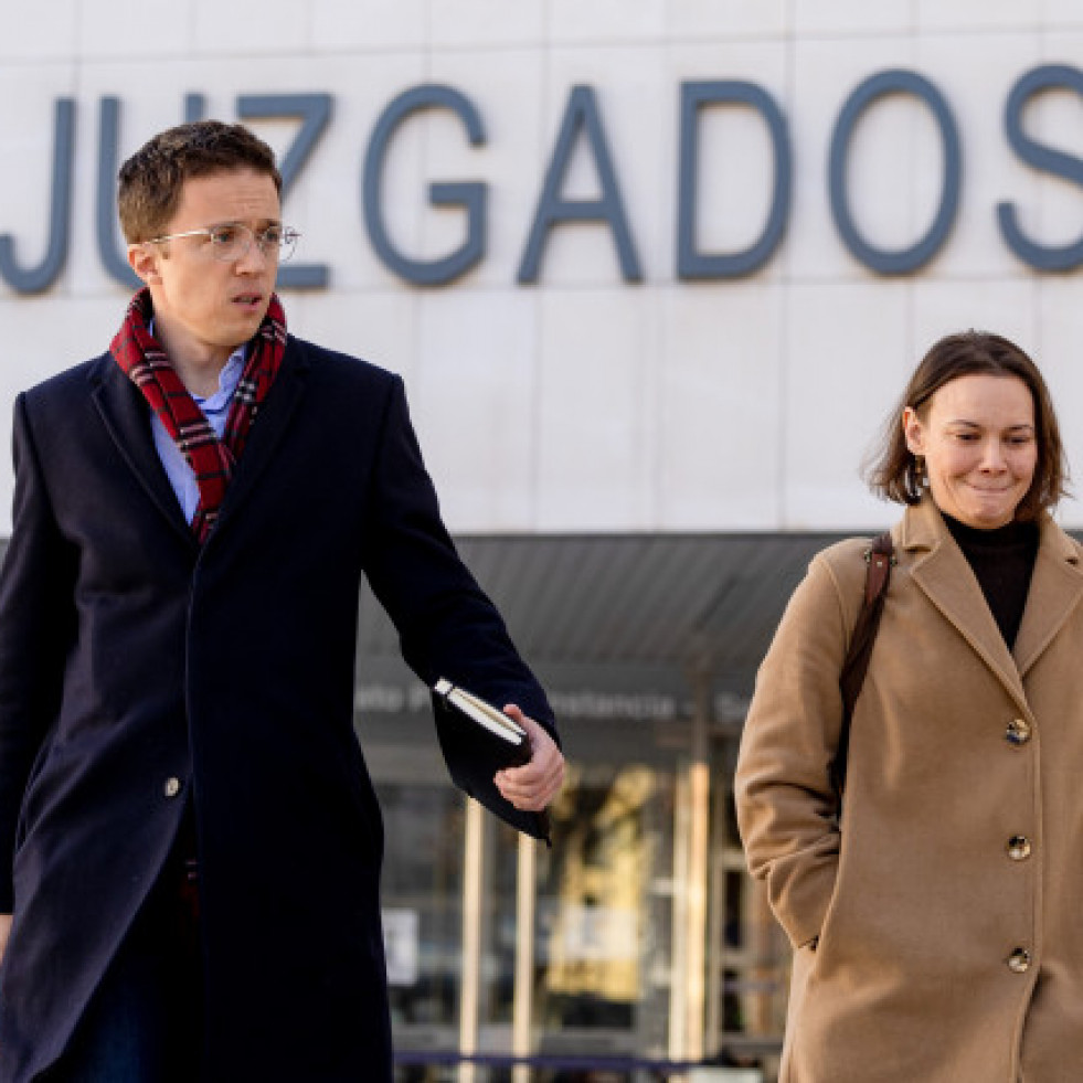 Errejón sostiene ante el juez que la relación con Elisa Mouliáa fue consentida