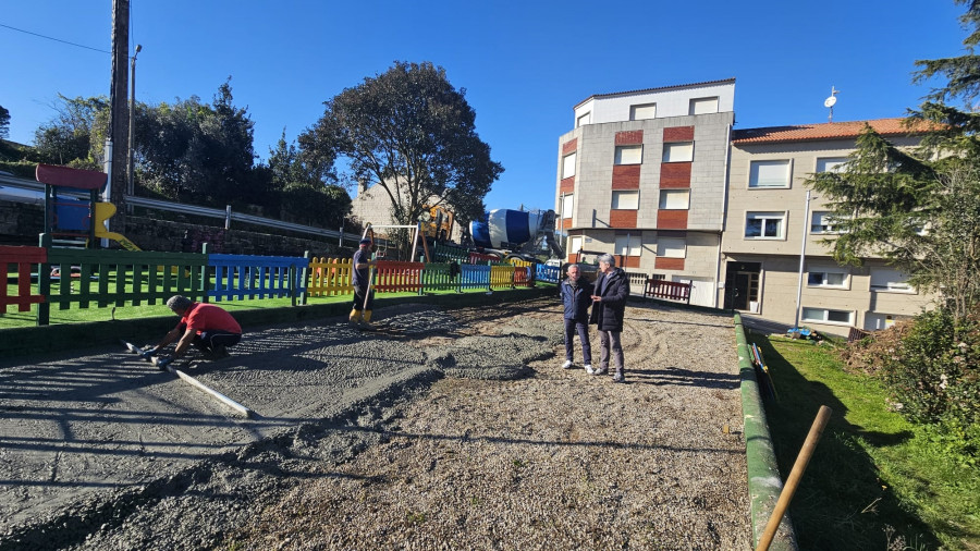 El Concello de O Grove renueva el parque de O Sineiro tras los destrozos sufridos durante el invierno