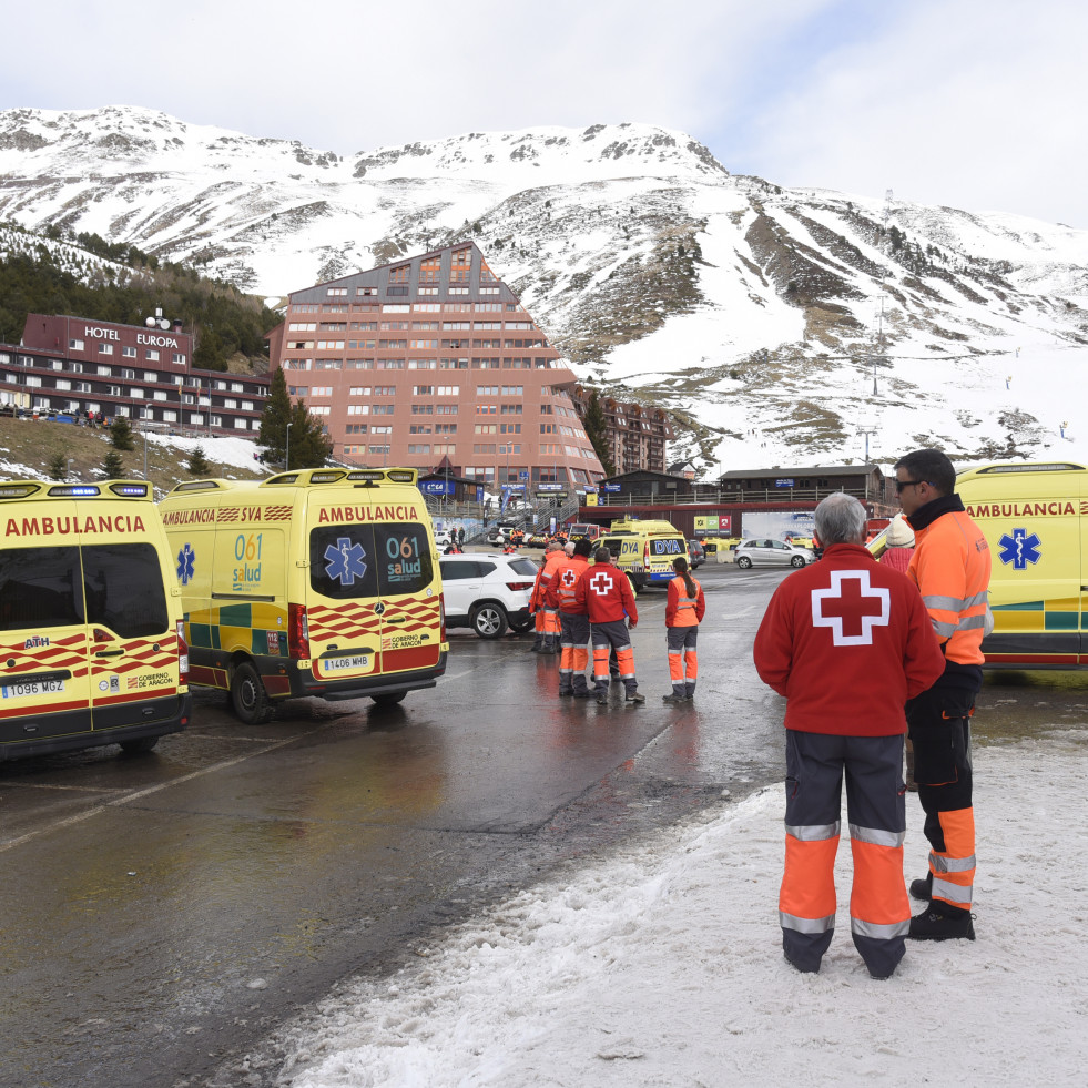 Dos heridos graves y dos leves en el accidente de un telesilla en la estación de esquí de Astún