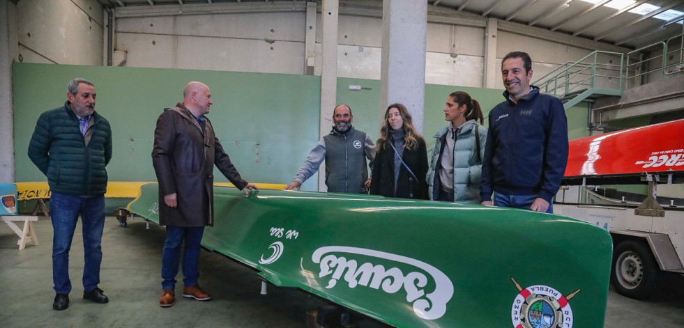 Alfonso Villares insufla ánimos al Club de Remo Puebla con su presencia en su II Regata de Bateles Mecalsa