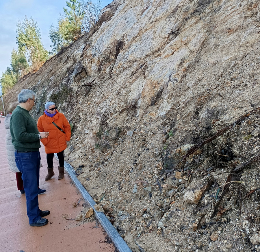 El BNG alerta del peligro de derrumbe de un talud en las obras de la senda peatonal de Bamio