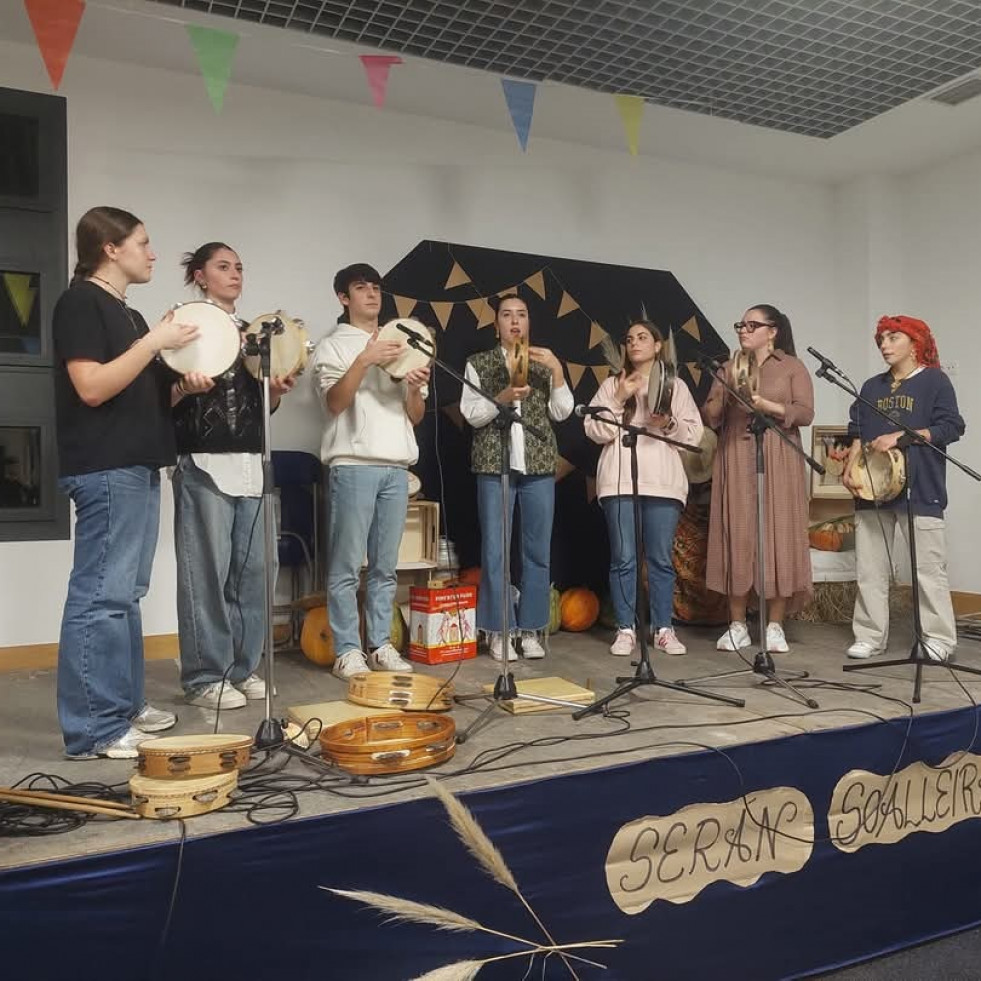 La asociación Soalleira ultima los preparativos para el serán que se celebra este sábado en Dorrón