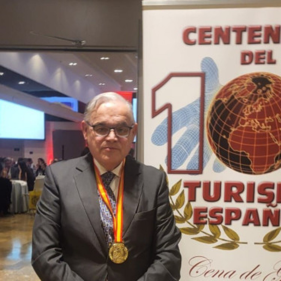 Nextour premia a Alberto Barciela con la Medalla del Centenario del Turismo Español