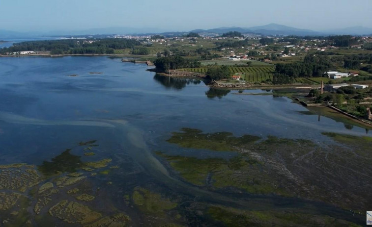 Un monolito para recordar el naufragio de Arnosa