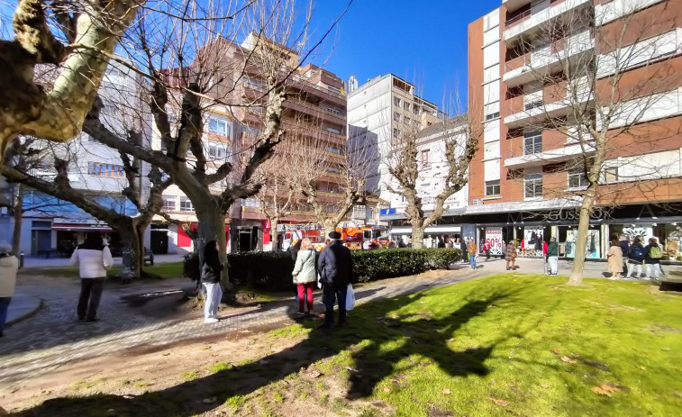 Un conato de incendio en la Praza de España de Vilagarcía moviliza un amplio dispositivo