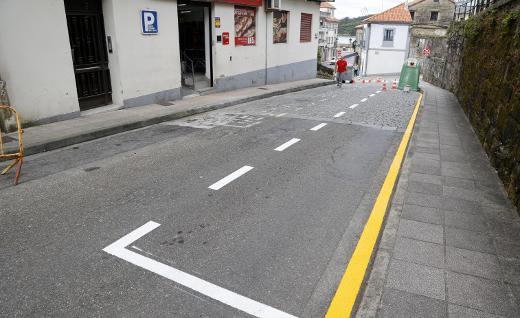 La Valedora avala las quejas del gerente del supermercado de Carril sobre los cambios en Extramuros