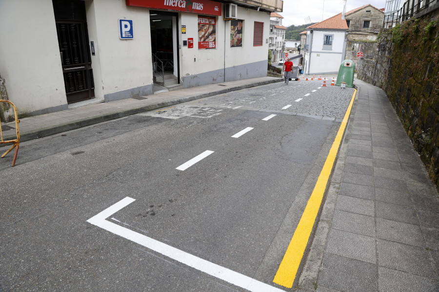 La Valedora avala las quejas del gerente del supermercado de Carril sobre los cambios en Extramuros