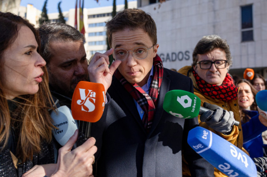 Errejón aporta al juez mensajes con Elisa Mouliaá que ella borró