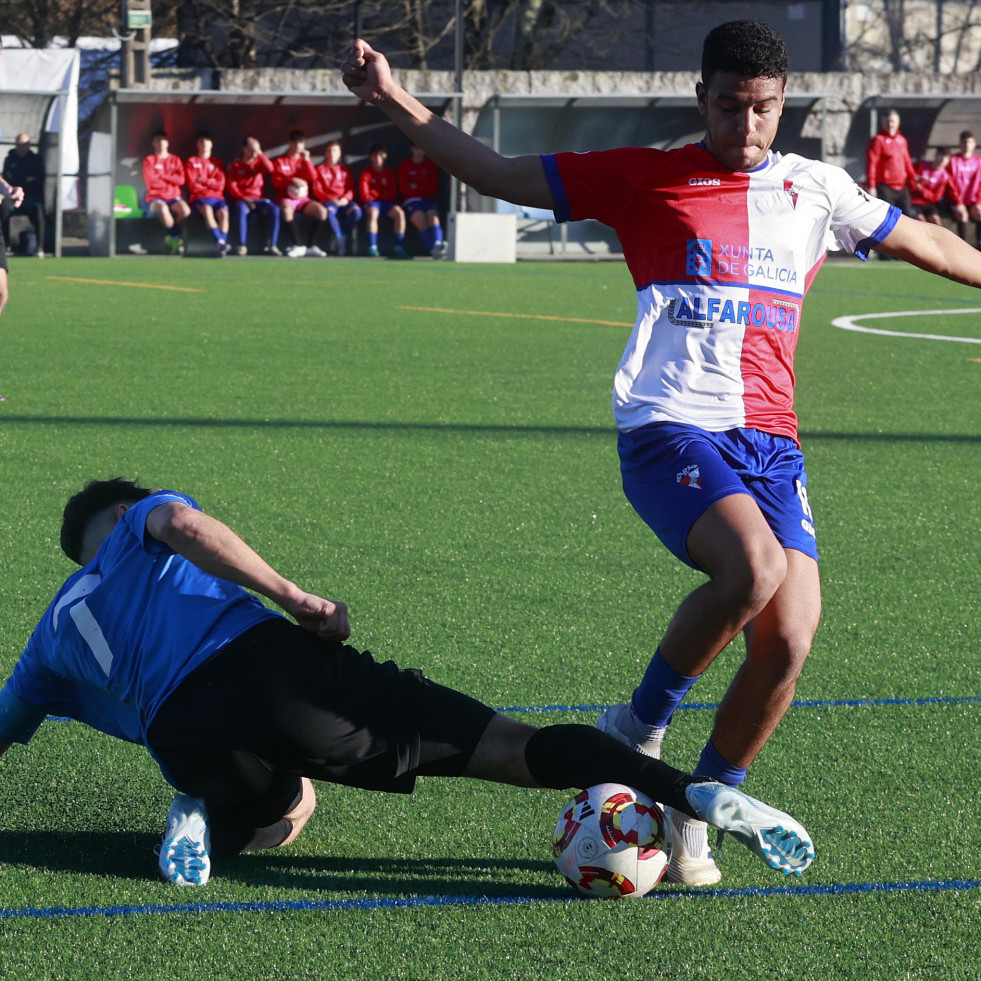 El Arosa Juvenil, condicionado por las bajas, se enfrenta al gigante Deportivo