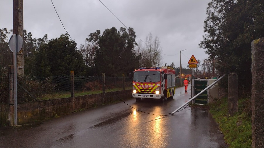 O Grove, Sanxenxo y Cambados cierran sus parques y paseos ante la alerta naranja por temporal