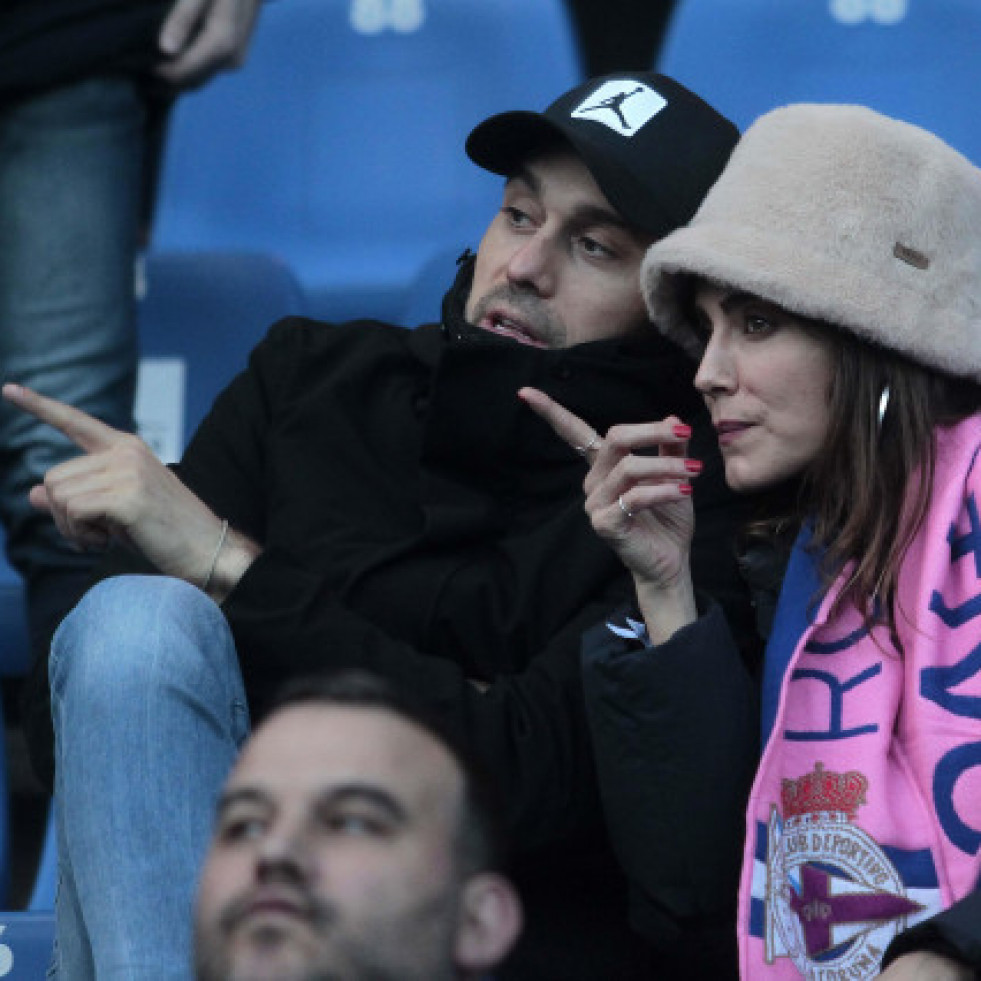 Irene Arcos y Dani Martínez pasean su amor de Madrid a Riazor