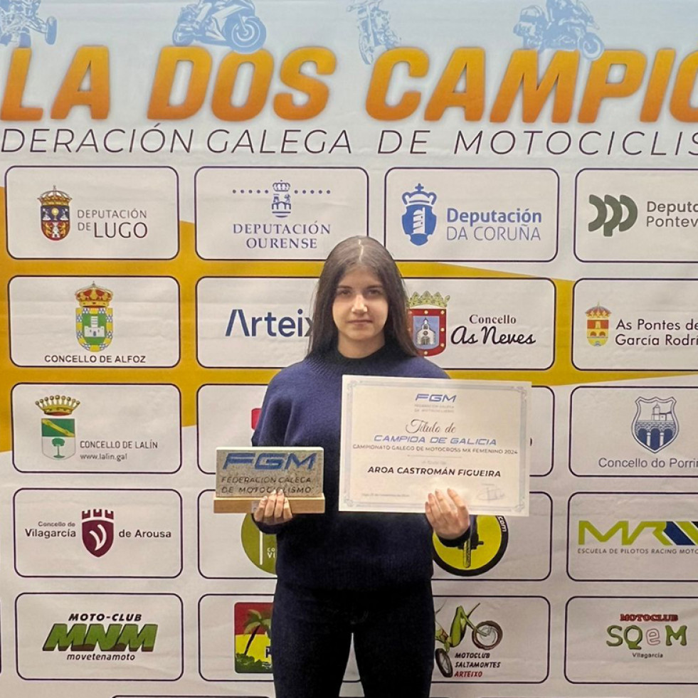 A valguesa Aroa Castromán recibe o título de campioa galega de Motocross