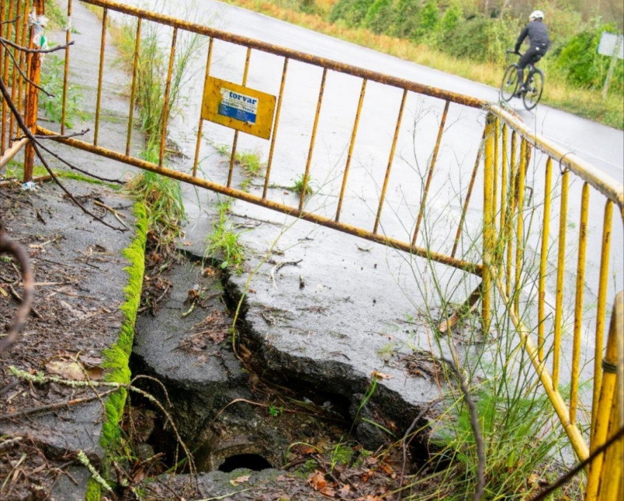 El PP denuncia el "mal estado de conservación" de la recogida de pluviales del vial DP-3301 a su paso por Isorna y Leiro, en Rianxo