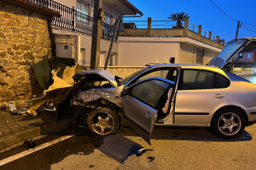 Accidente coche sanxenxo