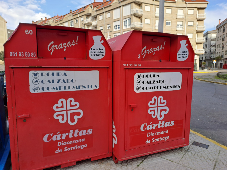 La recogida de ropa y calzado en los contenedores instalados por Cáritas en Boiro aumentó casi un 8% en 2024