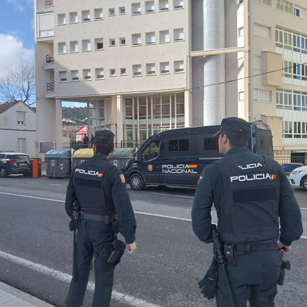 Una operación antidroga se salda con detenidos en el caso urbano de Ribeira