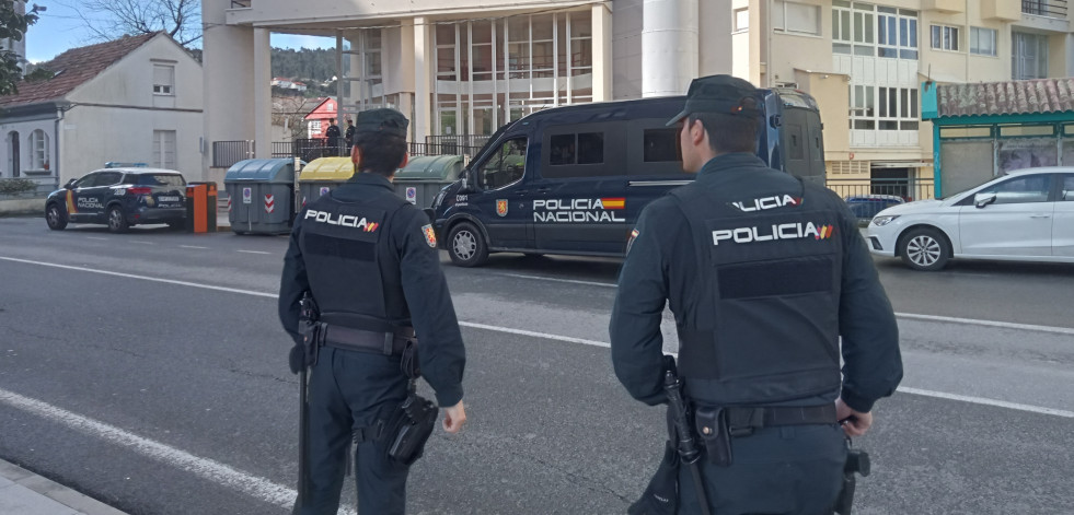 Detenidos dos ribeirenses a los que vinculan con un alijo de más de 480 kilos de cocaína que apareció flotando en Asturias