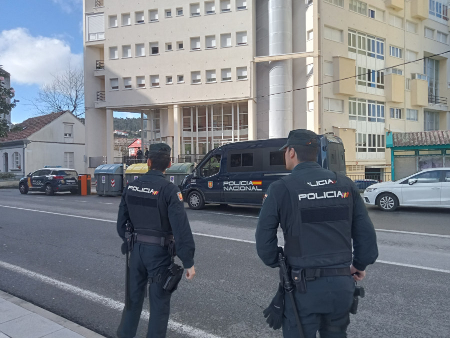 Una operación antidroga se salda con detenidos en el caso urbano de Ribeira