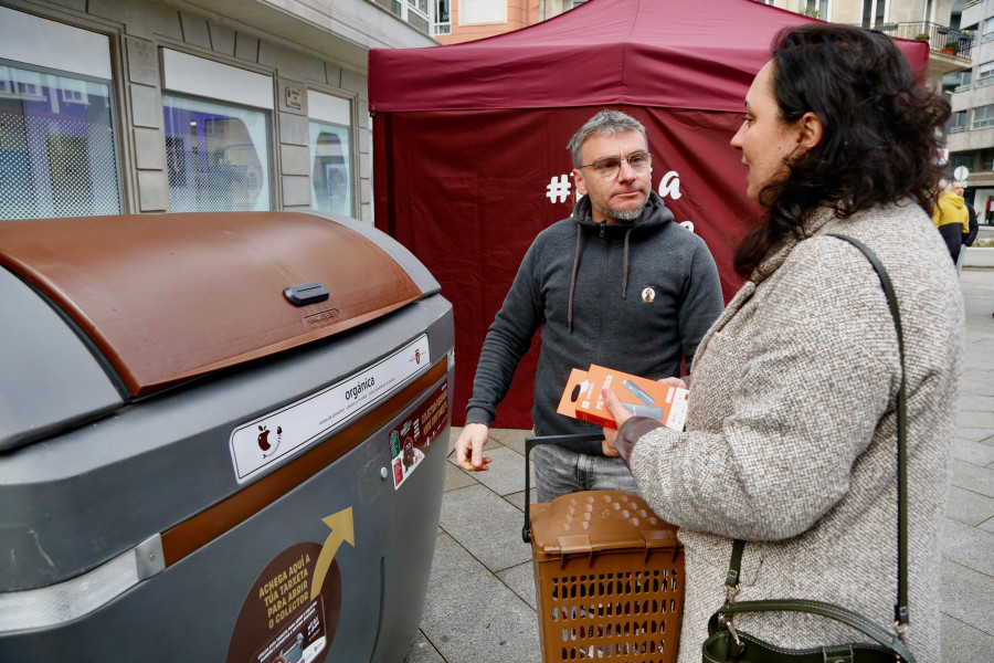 El contenedor marrón recogió 109 toneladas de residuos orgánicos en Vilagarcía desde su entrada en funcionamiento