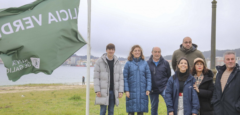 Ribeira iza la Bandera Verde por su compromiso con el medio ambiente