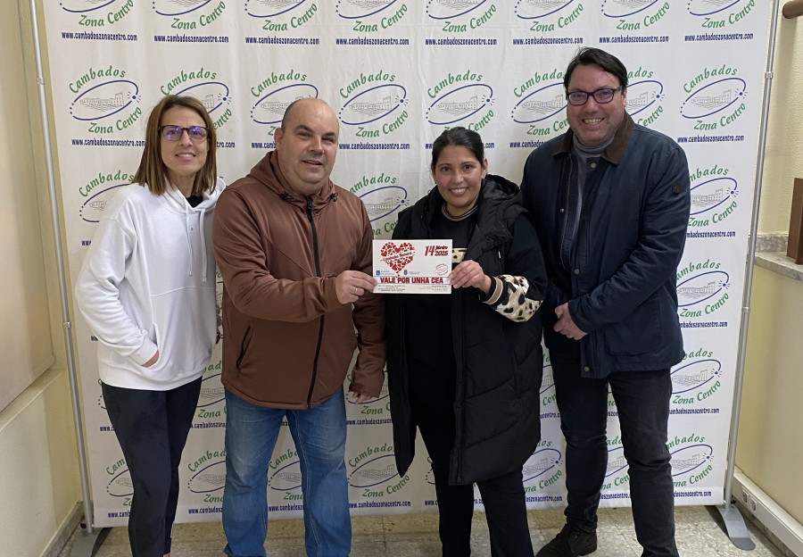 Cambados Zona Centro entrega el premio de su campaña por San Valentín