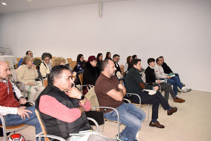 Usuarios de Ambar testan las barreras arquitectónicas y sensoriales de la Ría de Arousa