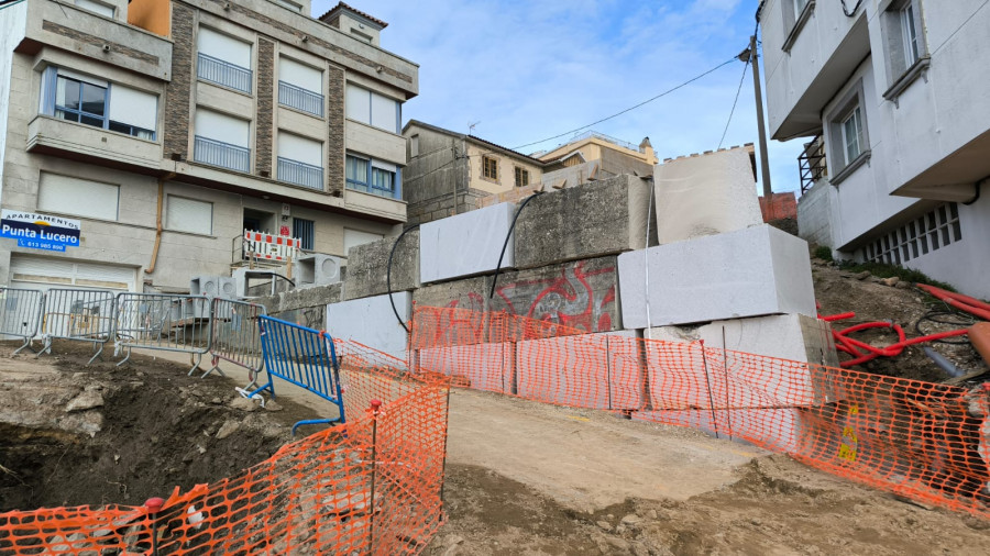 Los vecinos de Portonovo muestran su malestar por las obras de A Peixeira y la eliminación de los aparcamientos