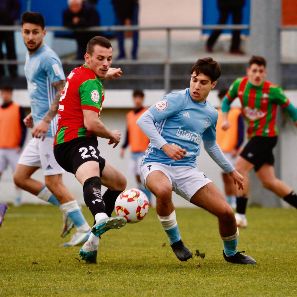 Hugo Abalo deja un punto de oro en San Pedro ante el colíder Villalbés