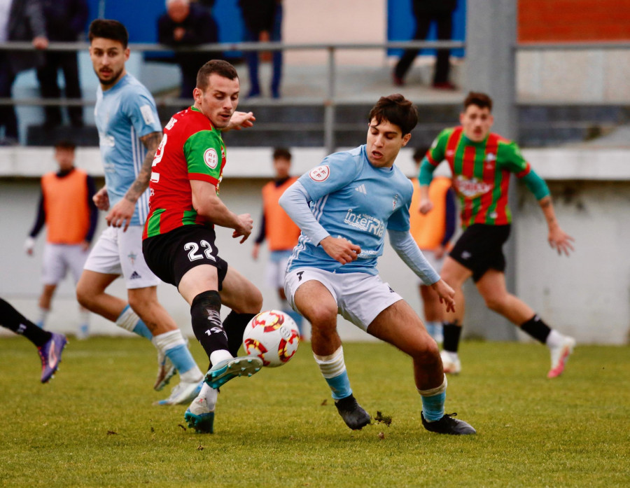 Hugo Abalo deja un punto de oro en San Pedro ante el colíder Villalbés