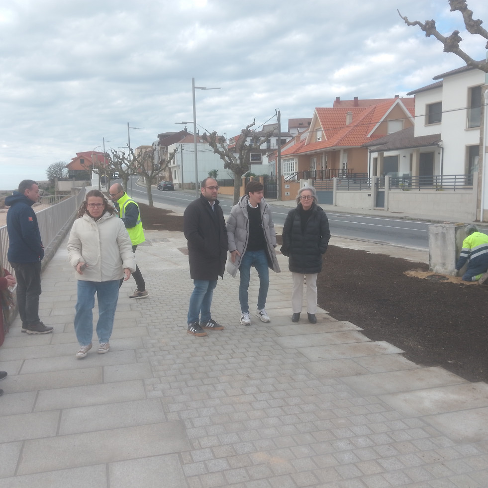 Remata la obra de regeneración del borde litoral de la playa de Os Mosqueiros y A Fonte Seca tras 210.190 euros de inversión