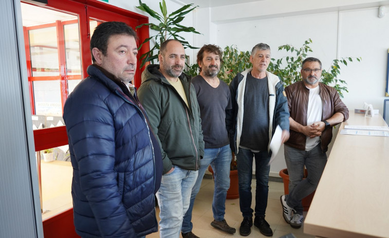 Convocan una manifestación por tierra y mar en A Pobra para reclamar la protección del marisqueo, frente a 