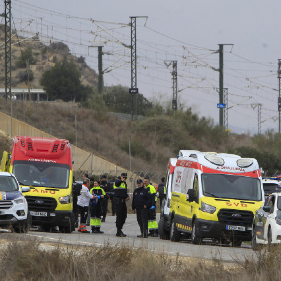 Un desaparecido y cuatro heridos por una explosión en una pirotecnia en Alicante