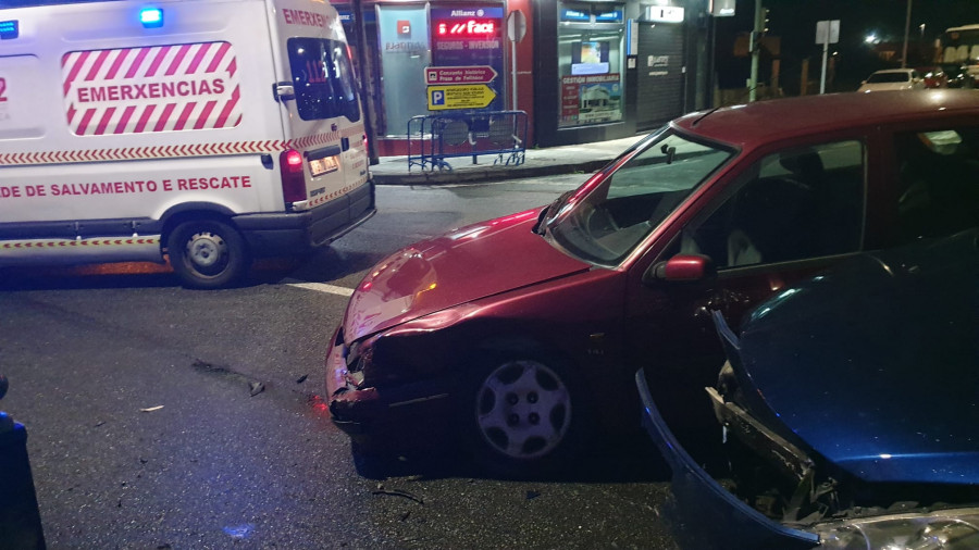 Herida una mujer tras sufrir una colisión frontolateral en Cambados