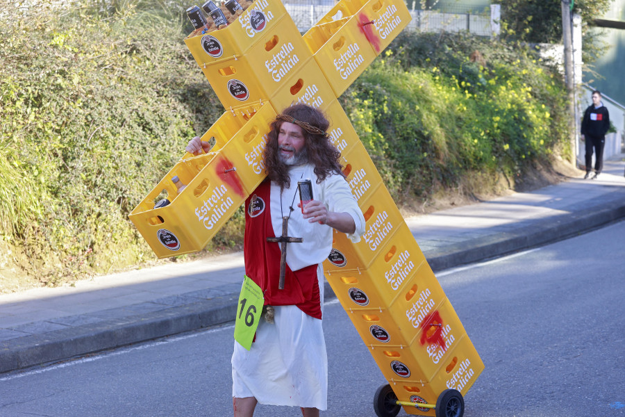 Sanxenxo báte récords en su desfile de cierre del carnaval con más de 1.300 participantes