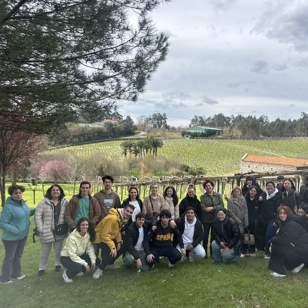 Alumnos del Politécnico de Santiago conocen los sellos de seguridad alimentaria de Pazo Baión